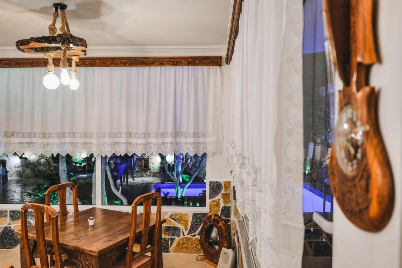 奥梅特住宿加早餐旅馆 Sarandë 外观 照片