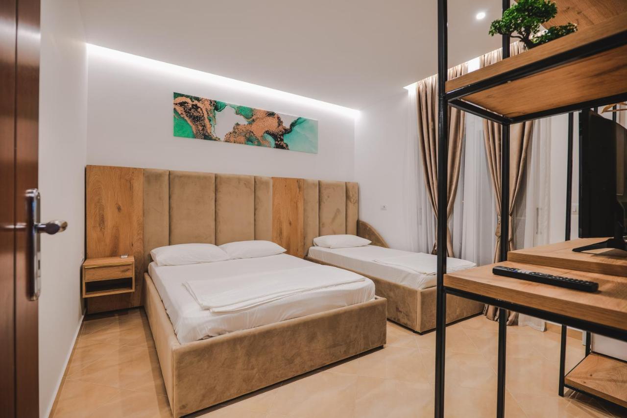 奥梅特住宿加早餐旅馆 Sarandë 外观 照片