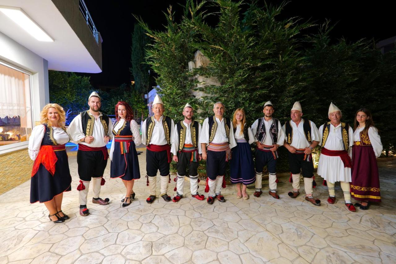 奥梅特住宿加早餐旅馆 Sarandë 外观 照片