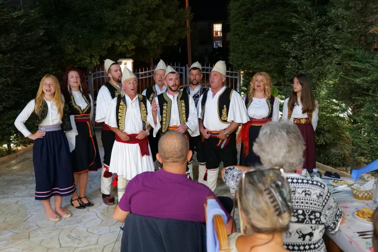 奥梅特住宿加早餐旅馆 Sarandë 外观 照片