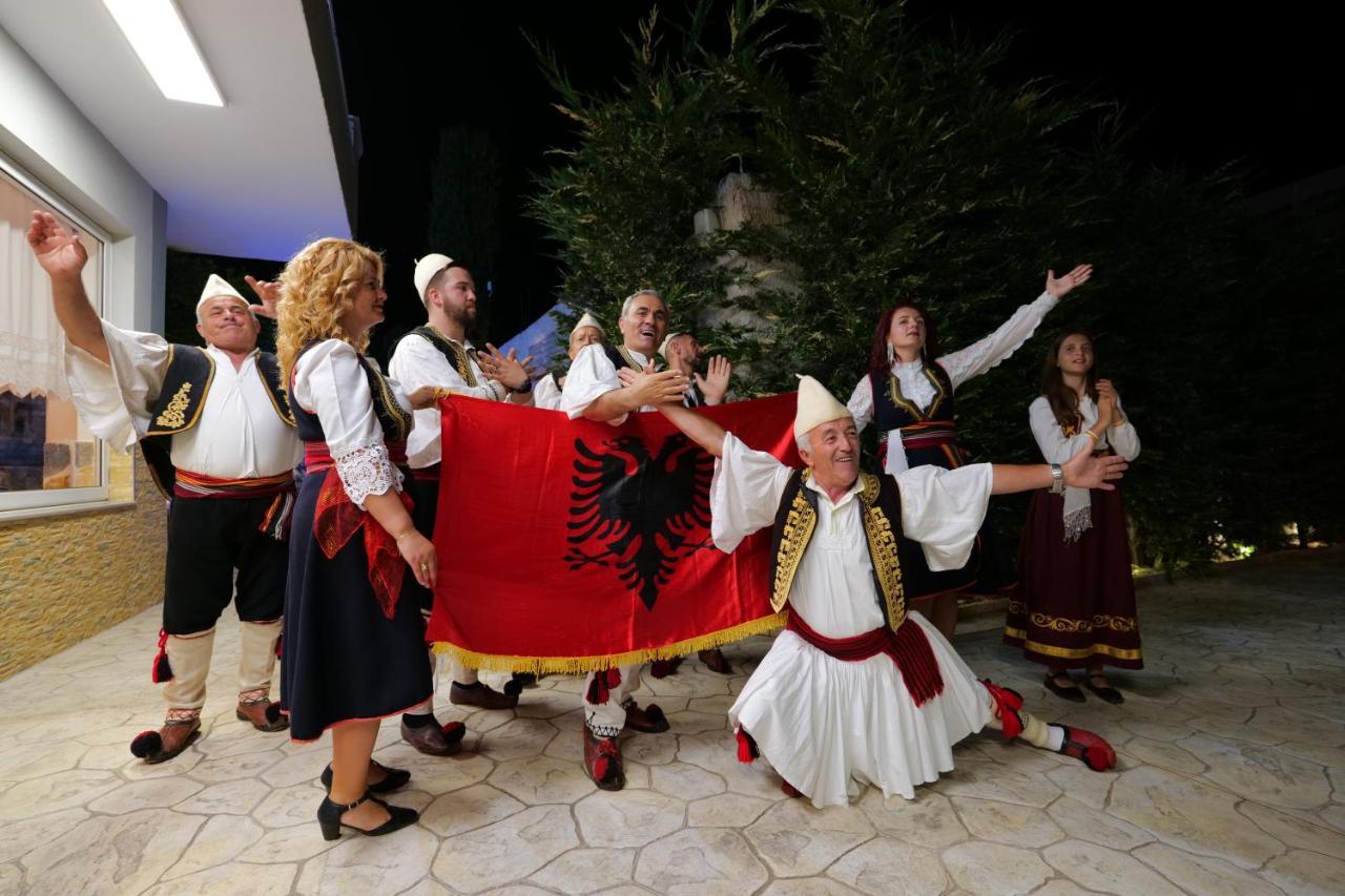 奥梅特住宿加早餐旅馆 Sarandë 外观 照片