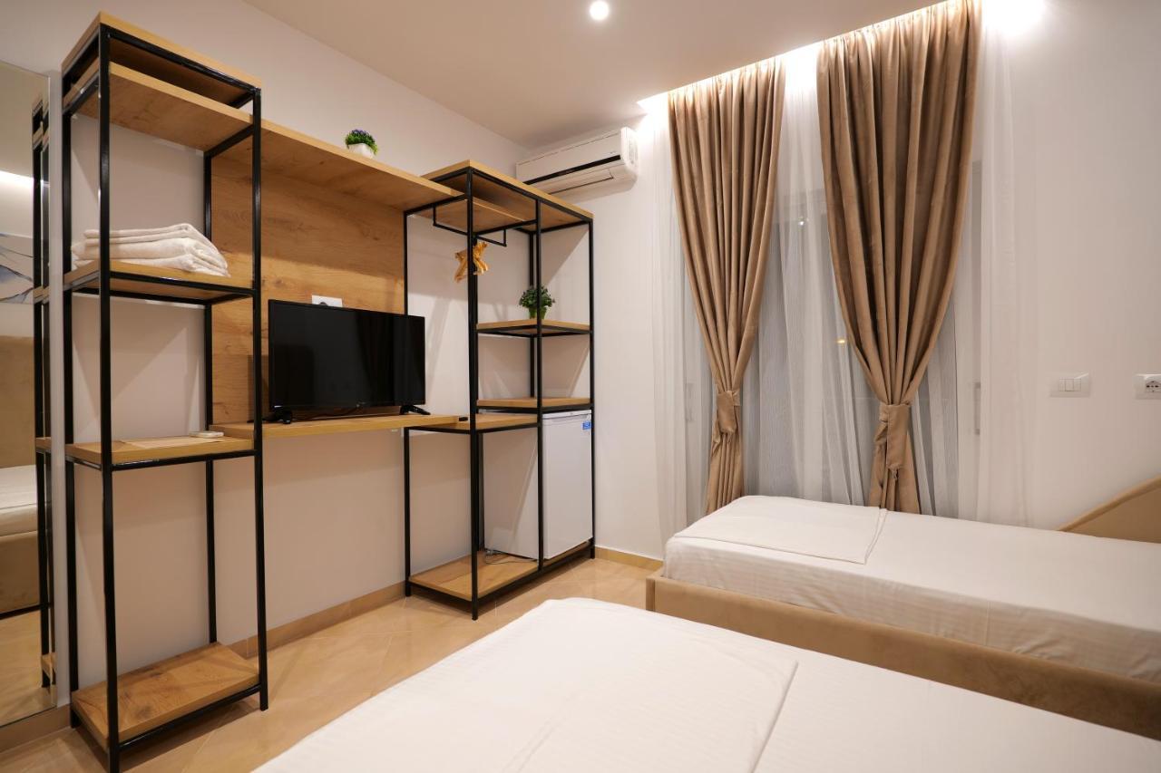 奥梅特住宿加早餐旅馆 Sarandë 外观 照片