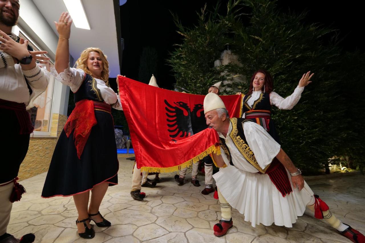 奥梅特住宿加早餐旅馆 Sarandë 外观 照片