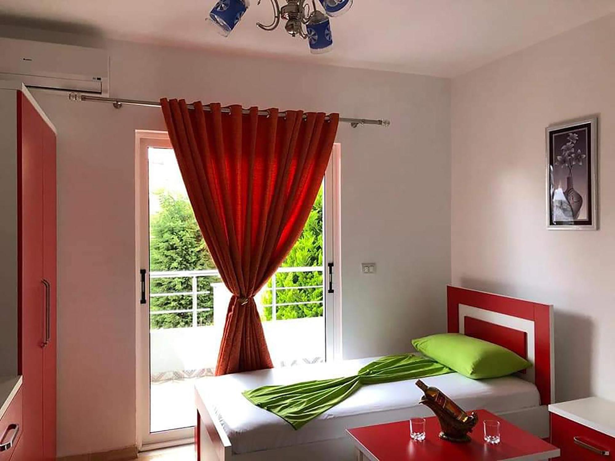 奥梅特住宿加早餐旅馆 Sarandë 外观 照片